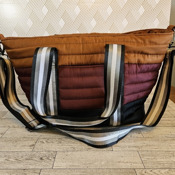 Think Royln Wingman Tote Sunset Color Block Puffy Quilted Travel Bag - Picture 1 of 13